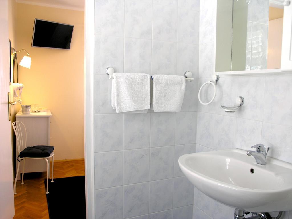 House Rozi Hotel Palit Cameră foto